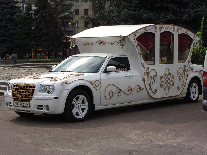 Ретро авто на свадьбу: машина-карета для молодоженов