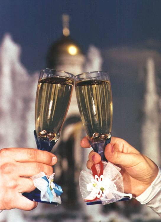 Свадебные бокалы: особенности выбора набора, традиции и история