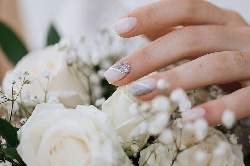 Свадебный маникюр 2021-2022: нежный и стильный дизайн ногтей невесты (120+ фото)