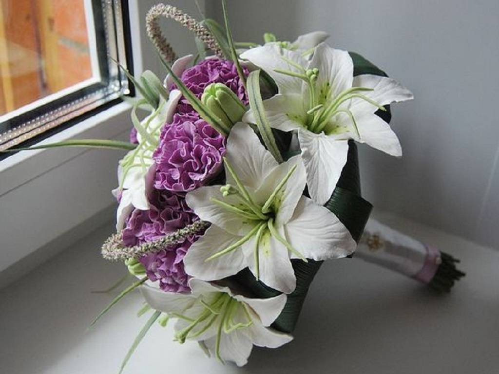 Красивый свадебный букет из лилий: различные варианты с фото