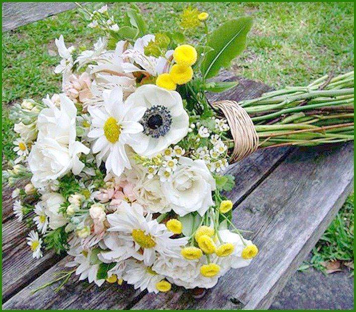 Советы с фото, как правильно выбрать букет невесты: лето – пора нежных композиций