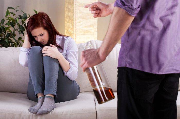 Как жить с мужем алкоголиком: советы психолога