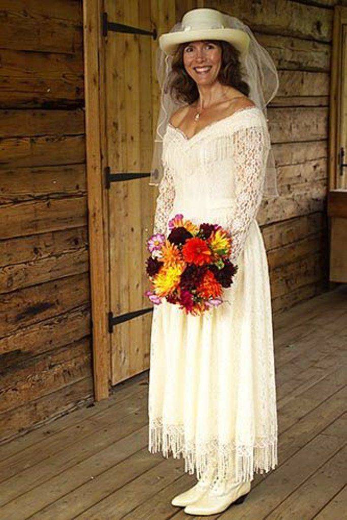 Восточное свадебное платье: модели, аксессуары, макияж, прически