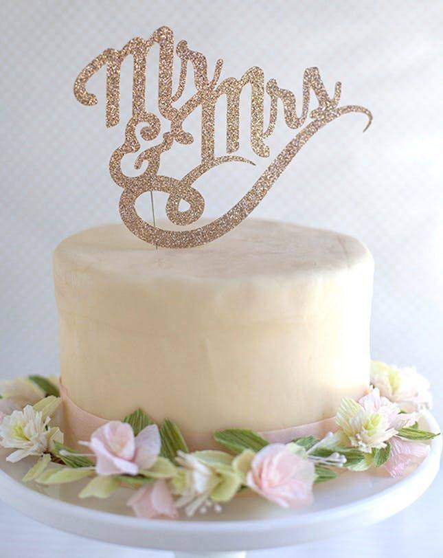 Топпер для свадебного торта: от классики до креатива