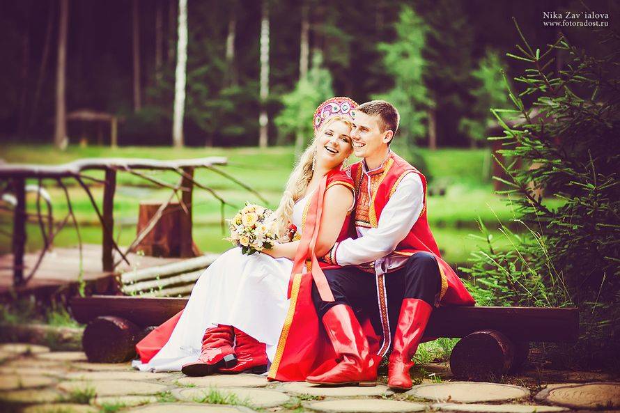 Как сыграть свадьбу в русском стиле, её оформление