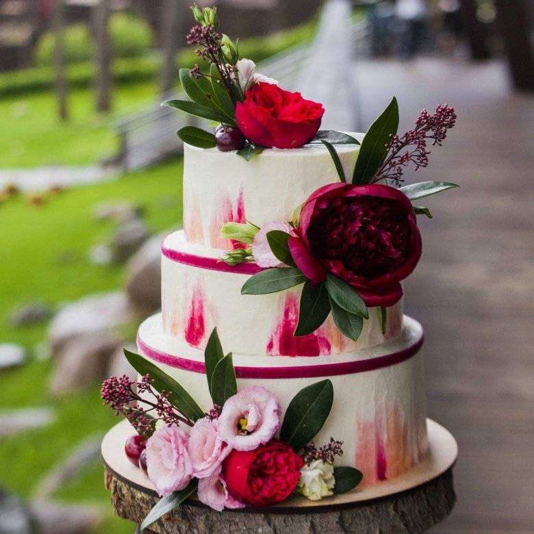 Свадебный торт красно белый: фото и идеи оформления