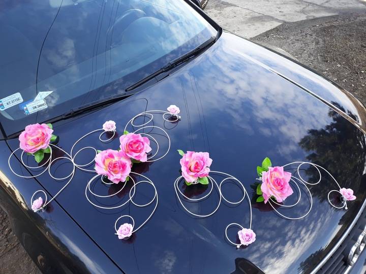 Как украсить автомобиль живыми цветами