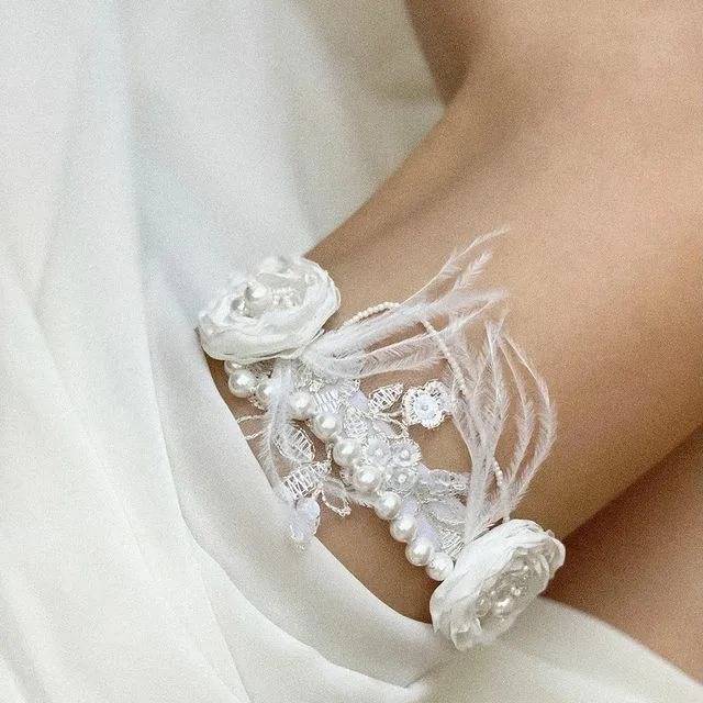Подвязка для невесты: зачем нужна и как носить (фото)