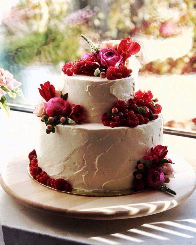 Торт с ягодами: рецепты с фото, красивое украшение, советы