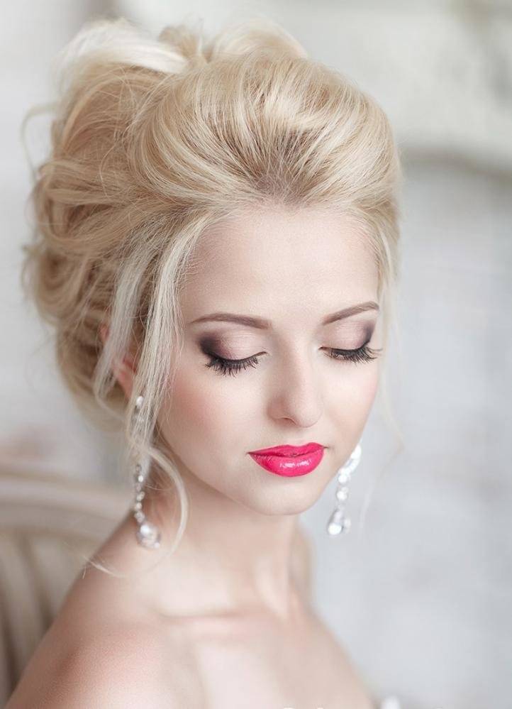 Классический свадебный макияж для блондинок