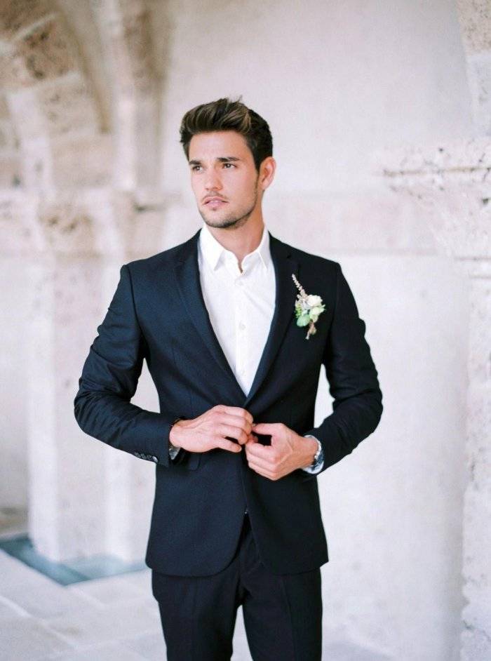 Модные мужские свадебные костюмы 2021 года: фото тенденции - модный журнал