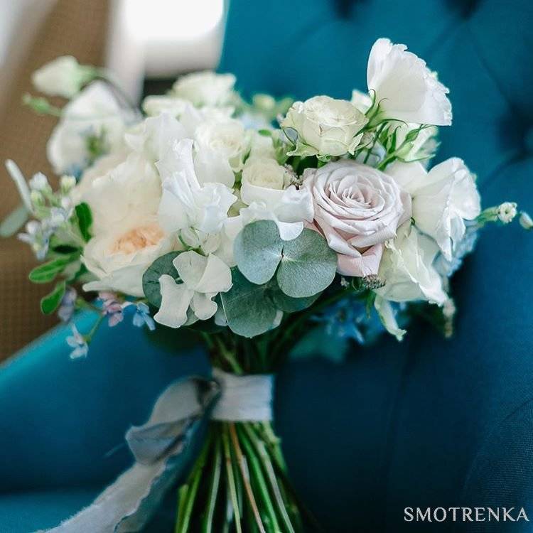 Свадебные букеты с бирюзовыми цветами