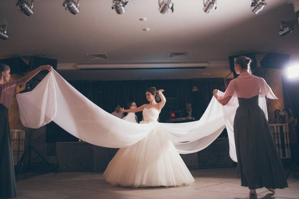 Постановка свадебного танца в [2019] – самостоятельные уроки (в домашних условиях), видео, как поставить