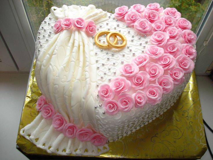 Красивый свадебный торт в виде сердца, интересные идеи