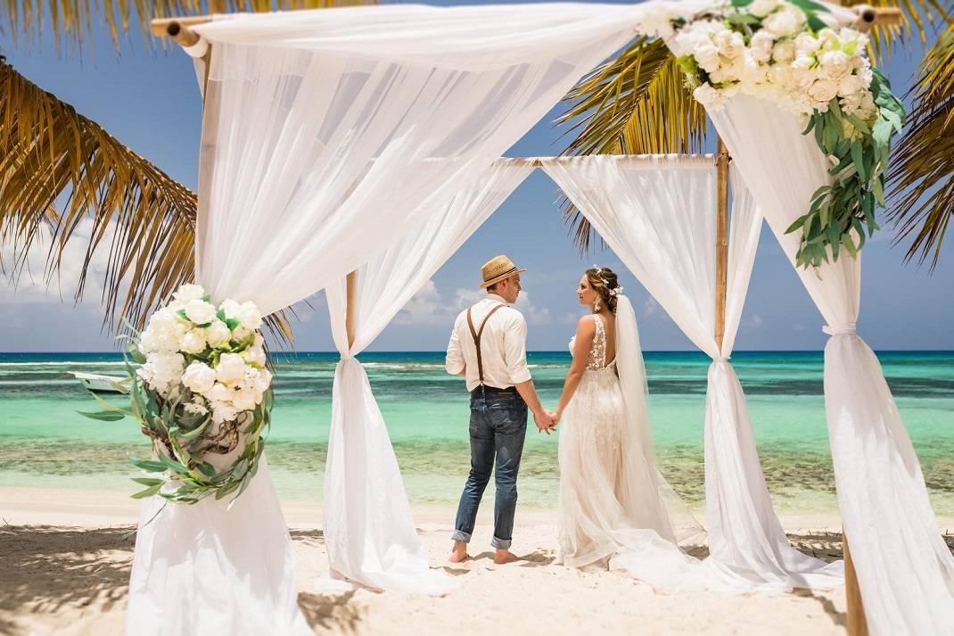 Свадьба за границей от а до я: как поженить туристов? / статьи на profi.travel