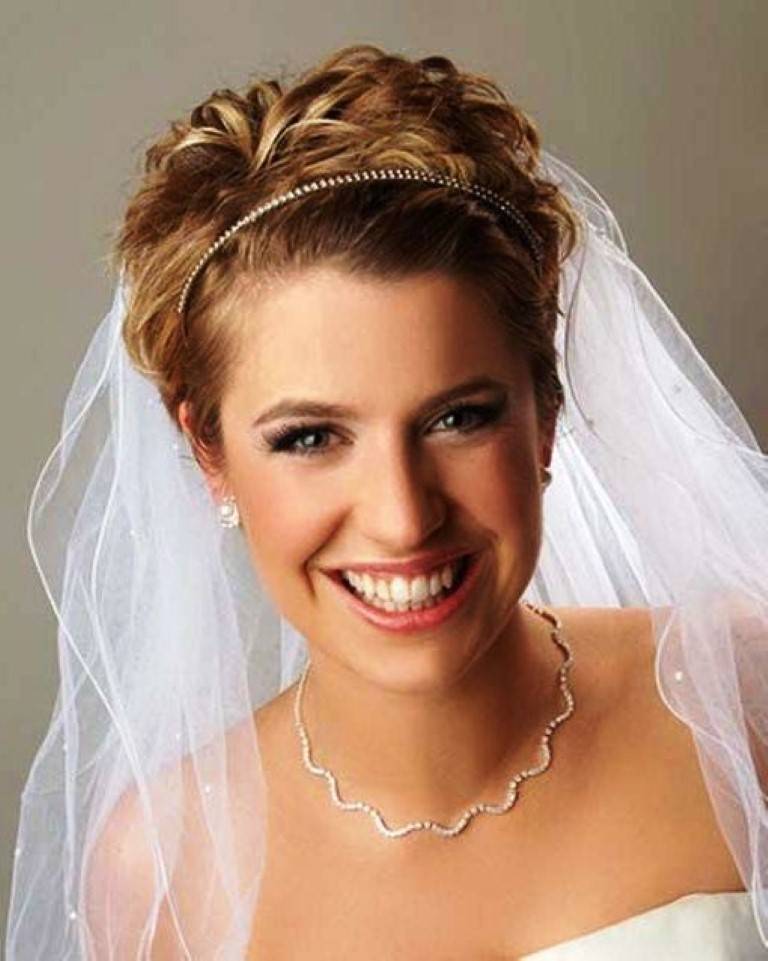 Да здравствуют девушки эмансипе: очень красивые свадебные прически на короткие волосы