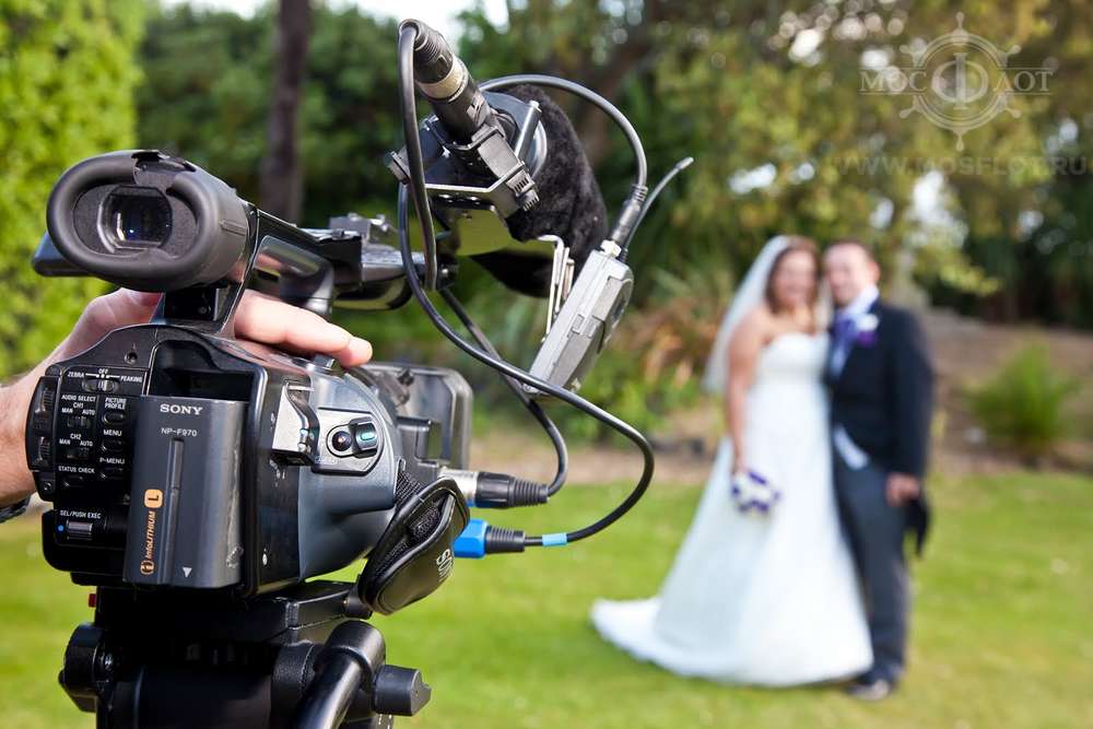 Что нужно обсудить с видеооператором, чтобы получить стильный свадебный фильм