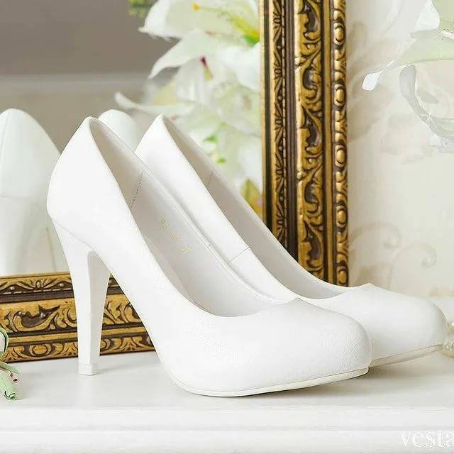 Белые туфли на свадьбу - на каблуке или танкетке
