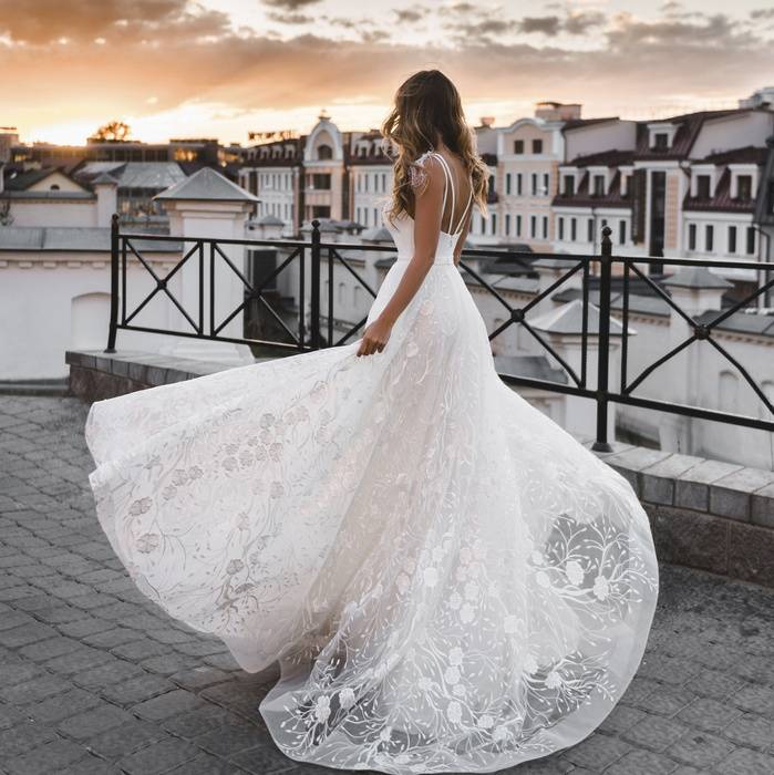 Свадебные платья с открытой спиной, 255 модных аутфитов