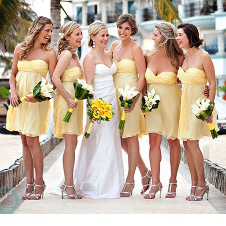 Что одеть на свадьбу сестры: советы по выбору наряда для мужчин и женщин для разного времени года с фото