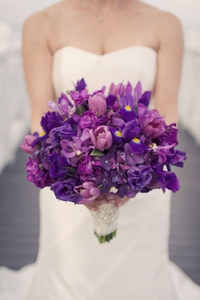 ? фиолетовый свадебный букет для невесты - фото идеи 2019