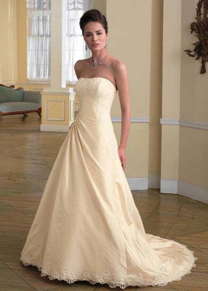 Бежевое свадебное платье, какие модели бывают, с чем хорошо сочетаются