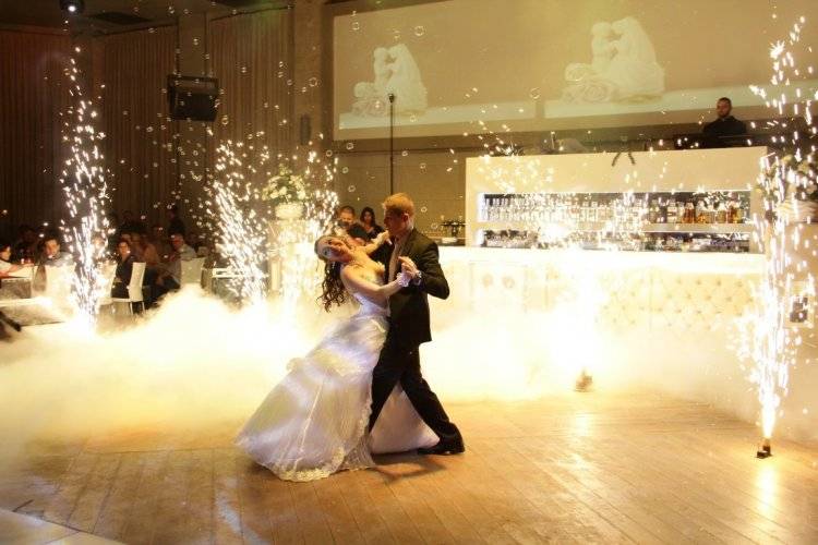 Как выбрать первый танец молодых на свадьбу – идеи