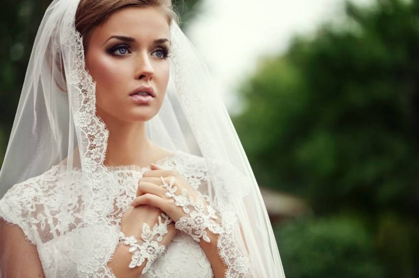 Причины популярности фатиновых свадебных платьев, кому подойдет такой наряд