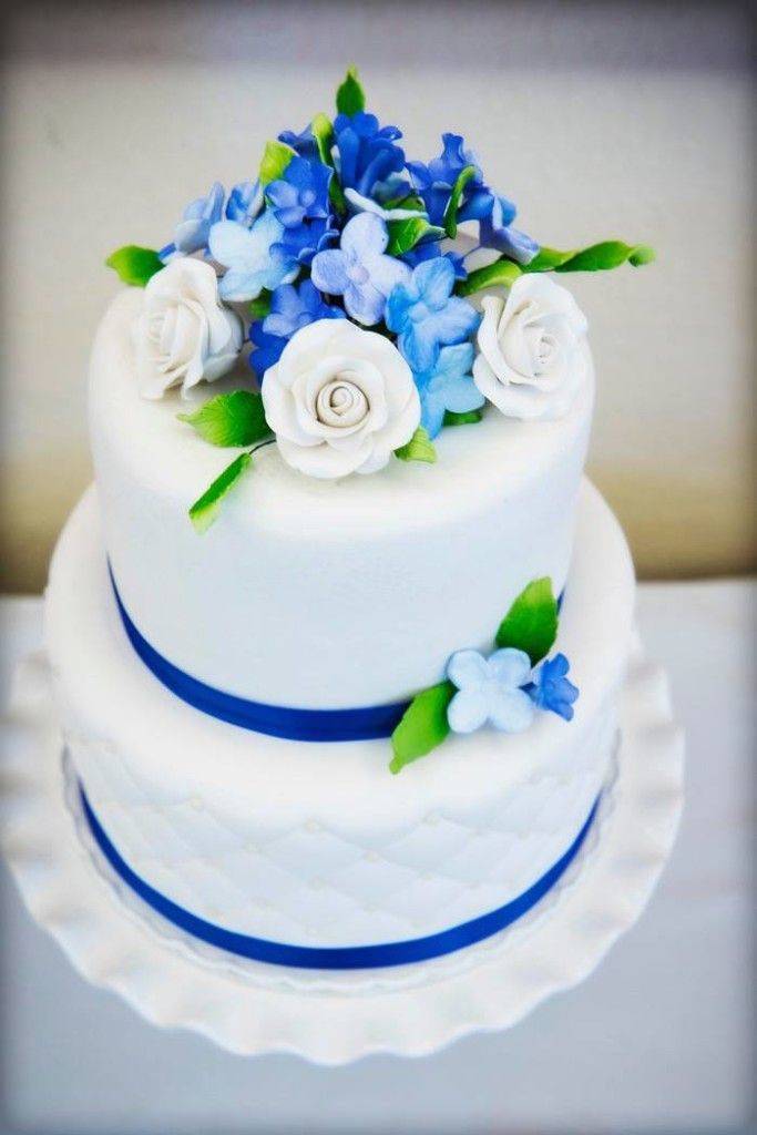 Свадебное торжество в голубых тонах: детали декора, одежда, полиграфия