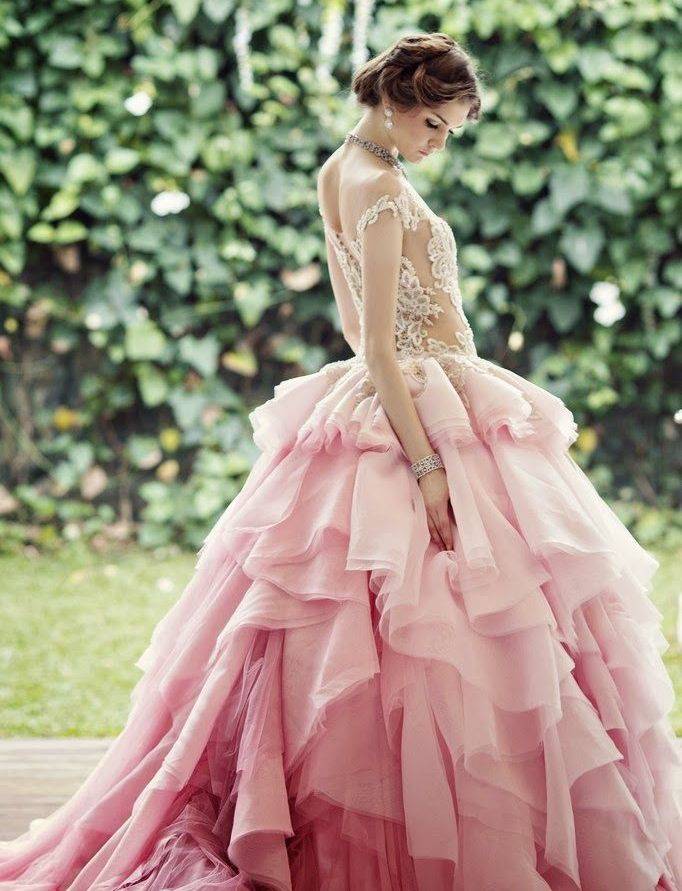 Свадебные платья с розовыми цветами