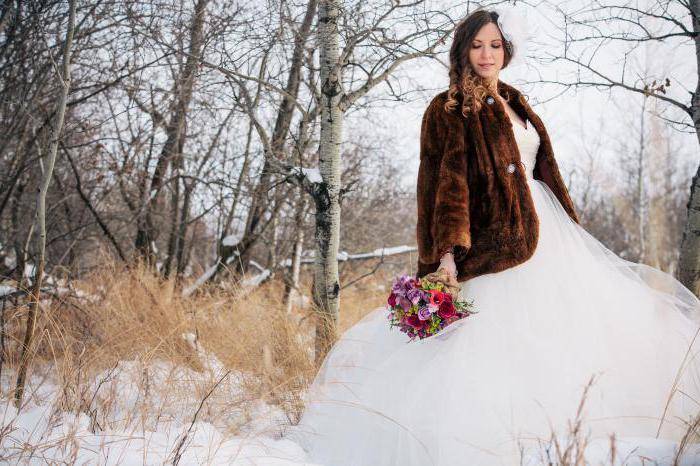 Золотое платье на невесте — блистательный выбор настоящей принцессы