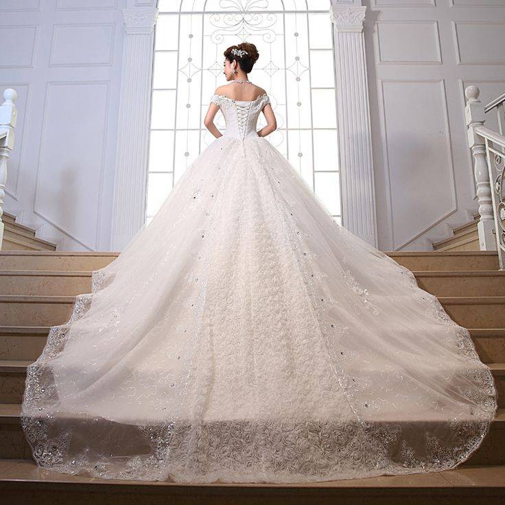 Пышные свадебные платья — особенности выбора и избежание проблем на церемонии (82 фото + видео)