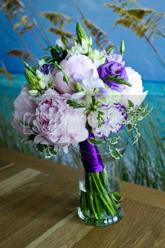 Создаем незабываемый свадебный образ – букет невесты из орхидей: свисающий и обычный