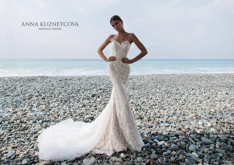 Платье для невесты силуэта «русалка»: выбор ткани и цвета