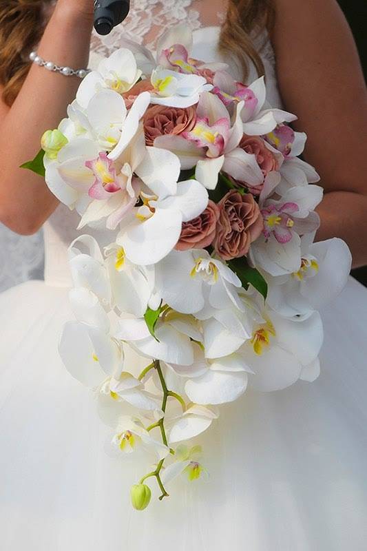 Свадебный букет из орхидей и: роз, каллов, фрезий, фото