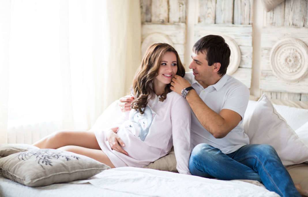 Фотосессии беременных с мужем