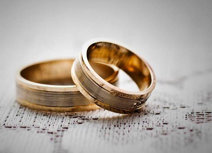 Приметы про обручальные кольца — какими должны быть свадебные символы