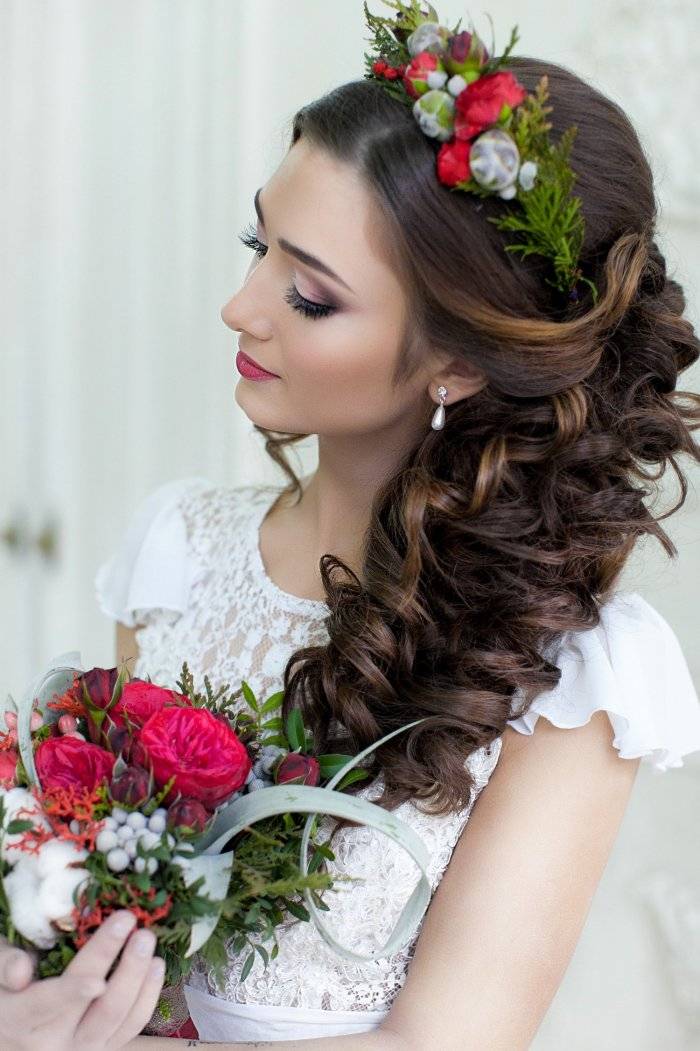 Свадебные прически с цветами