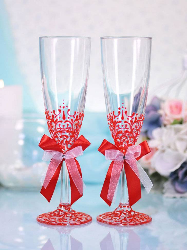 Свадебные бокалы в красном и бело-красном декоре – как сделать красивые фужеры своими руками