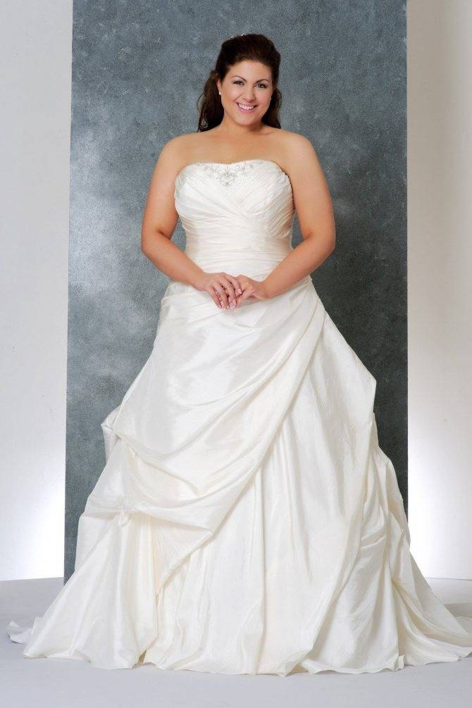 Свадебные платья для полных девушек (40 фото): длинные и короткие фасоны