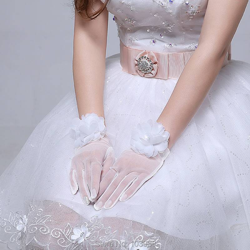 Свадебные перчатки — «вау» украшение к свадебному платью