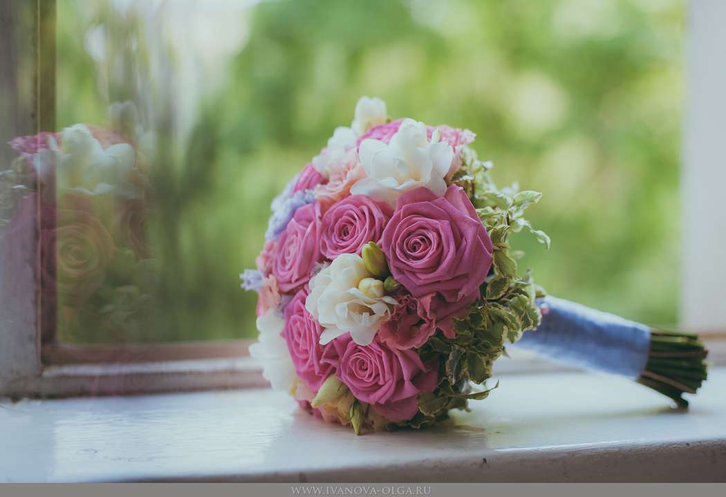 Свадебный букет из пионов и гортензий: как сочетать цветы с нарядом