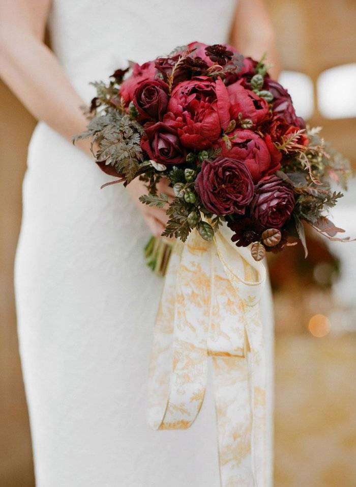 Букет невесты из роз: варианты композиций и советы флористов