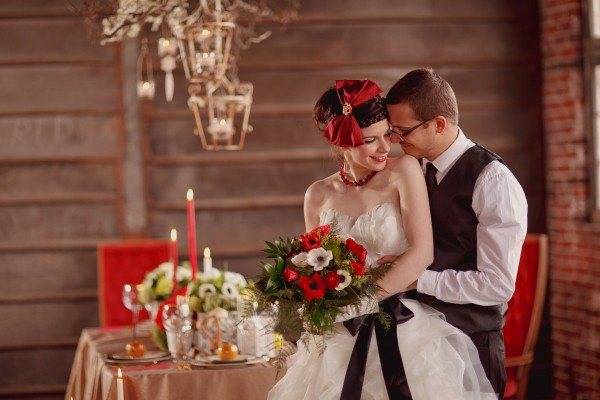 Платье для невесты красного (вишневого) цвета: символика, кому подойдет