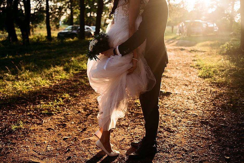 Как сделать красивые фото жениха и невесты со спины, без лиц – идеи