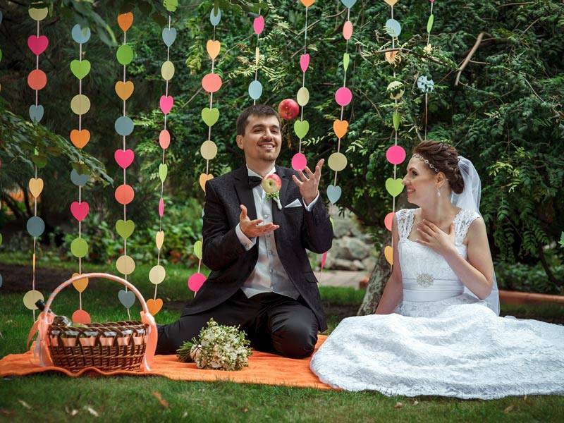 Фотозона из цветов на свадьбу ? в [2019] своими руками – бумажных & живых