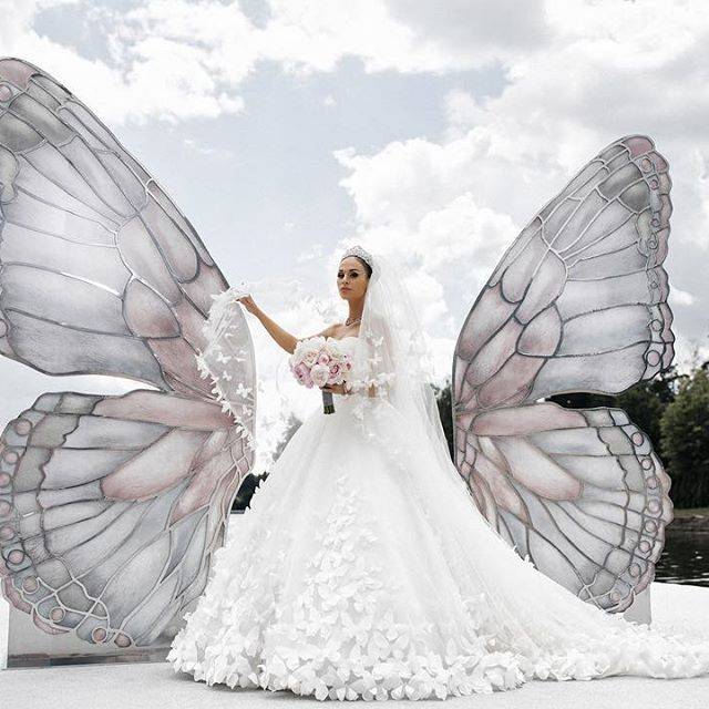 Свадебное платье с бабочками — фото и видеообзор