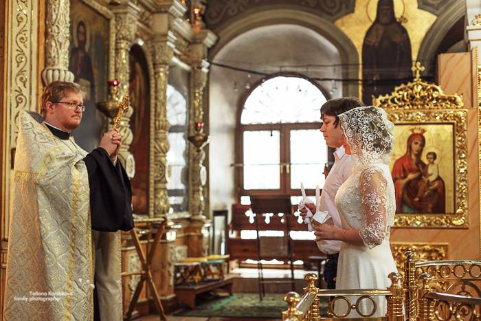 Платья для венчания в церкви: прислушиваемся к советам экспертов