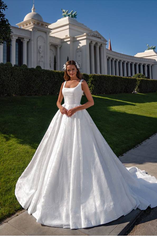 Свадебные платья не пышные, не кружевные, или мода по запросу современности