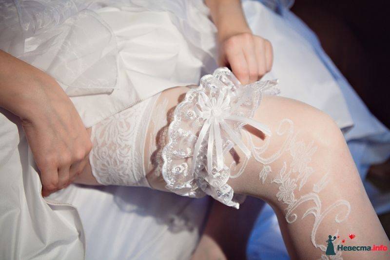 Свадебная подвязка для невесты: идеи и фото
